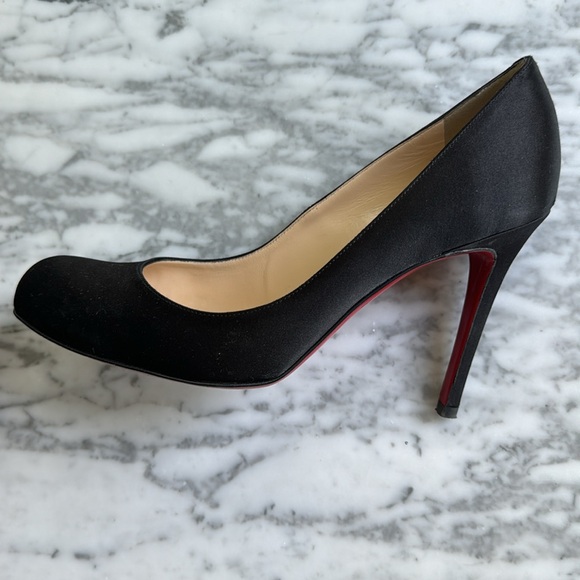 Christian Louboutin Satin Pumps size 39 - Picture 4 of 9